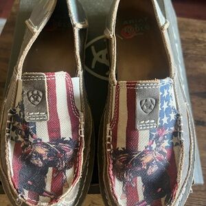 Ariat Rodeo Quincy Americana Canvas cruiser in Red, White & Blue camo back